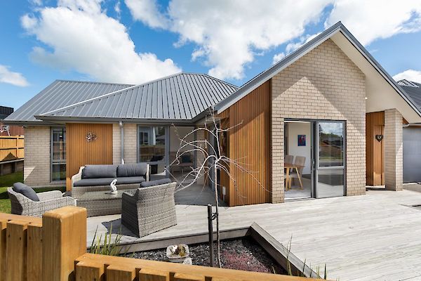 A demo sales listing